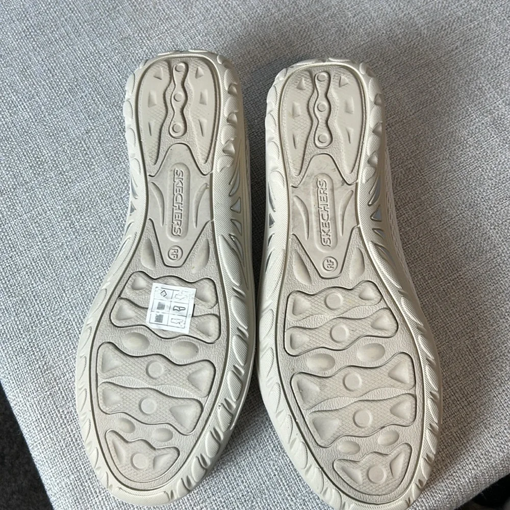 Skechers Women's Reggae Fest - Willows
Size 9 - Picture 11 of 15
